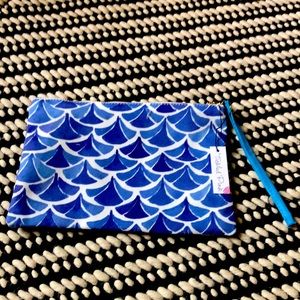 Tickled Pink Make up Bag with inside pockets 😍